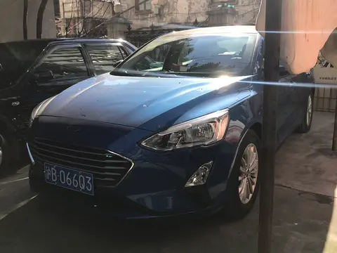 Ford Focus: Ford Focus MK4 sedan 004.jpg