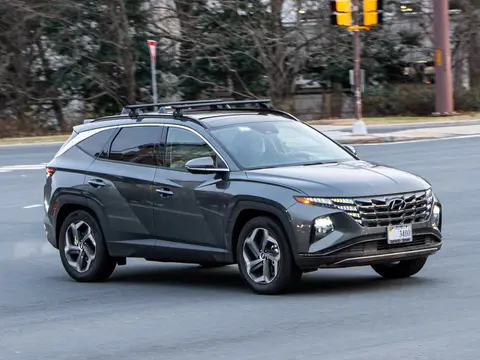 Hyundai Tucson: Hyundai Tucson (NX4) Washington DC Metro Area, USA.jpg