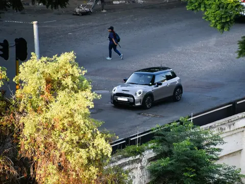 MINI Hatch: MINI Cooper S (2018) (52715228707).jpg